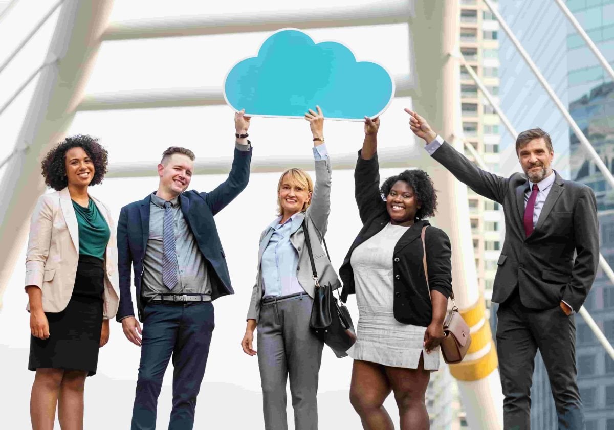 successful-business-people in -cloud-computing-field